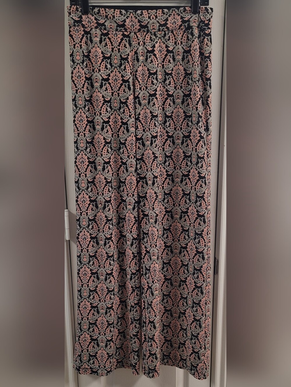 Max Edition Black with Pink Damask Pattern Pull On Pants